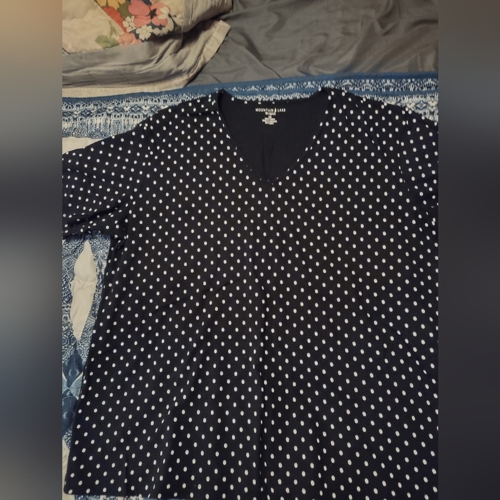 Mountain Lake Woman polka dot top 2X